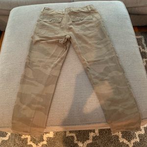 Camo Capri size 4